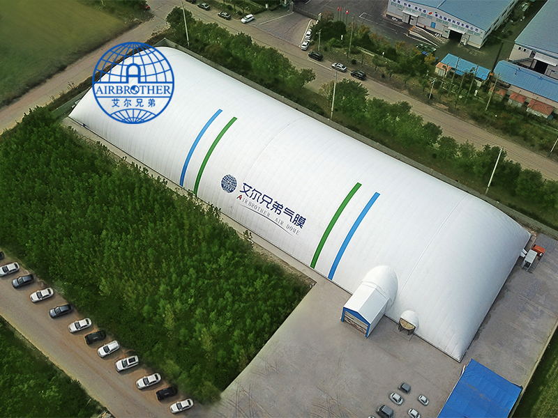 外面北風(fēng)呼嘯，氣膜館內(nèi)四季如春