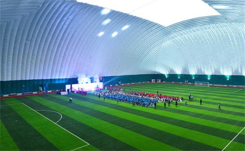 充氣膜結(jié)構(gòu)足球館 充氣膜結(jié)構(gòu)足球館