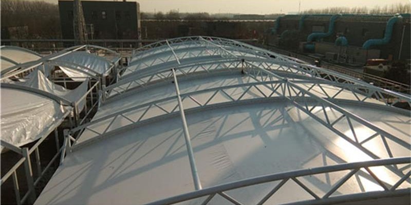 污水池加蓋為什么會(huì)選用膜結(jié)構(gòu)？用膜結(jié)構(gòu)來(lái)封閉的好處有哪些？